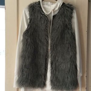 DESIGN HISTORY FAKE FUR KINY VEST
